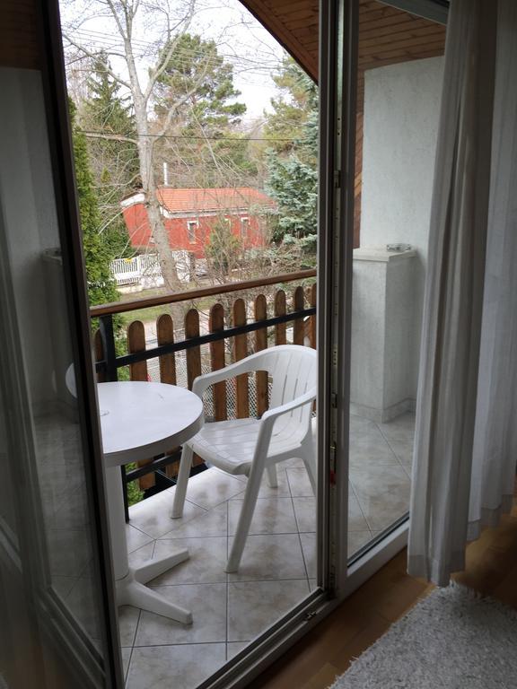 Siraly Apartman Balatonfůzfő Zimmer foto