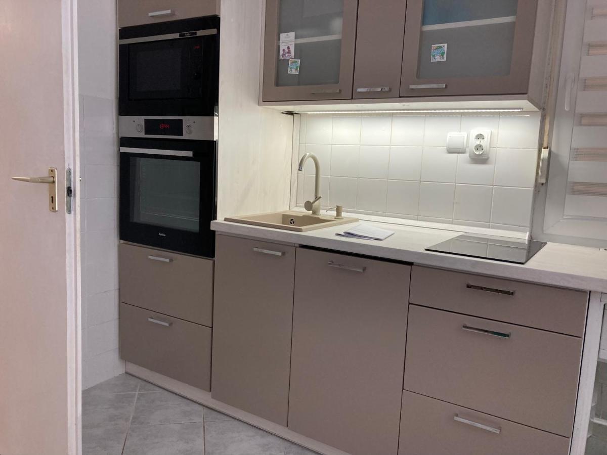 Siraly Apartman Balatonfůzfő Exterior foto